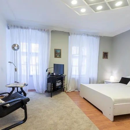 Apartment Oldest House Center *