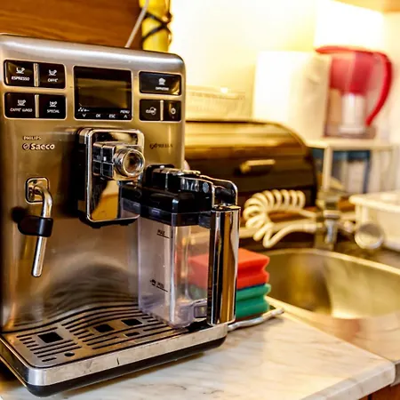 Oldest House Center *