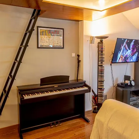 Oldest House Center Apartment *