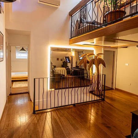 Oldest House Center Apartment *