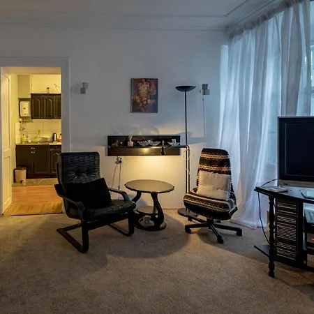 Oldest House Center Apartment