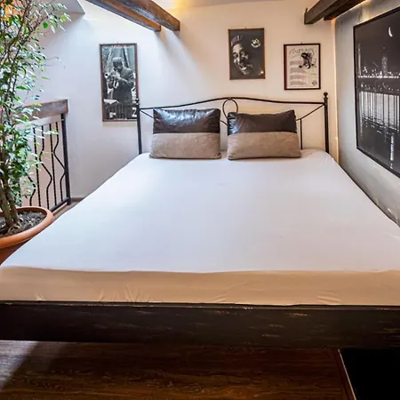 Oldest House Apartment