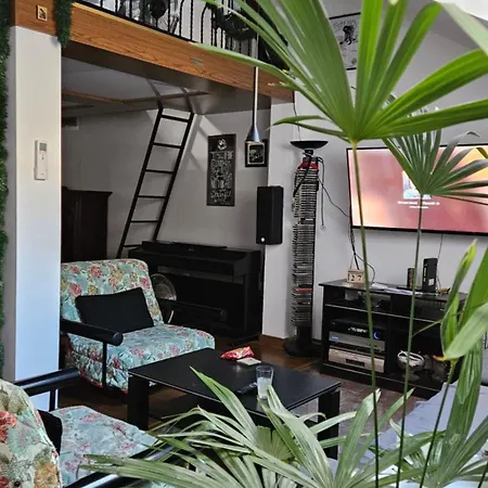 Apartment Oldest House