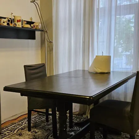 Apartment Oldest House Center Belgrad