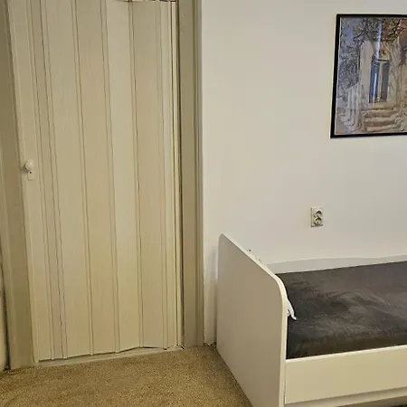 Oldest House Center *